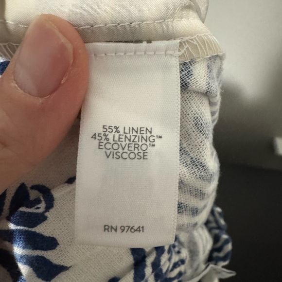 Blue and White Patterned Women's Shorts Linen & Rayon Pull-On Shorts size small - Picture 5 of 5